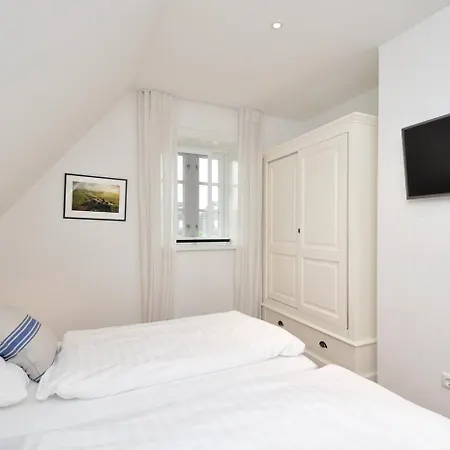 Doppelhaushaelfte Deicheck 度假居