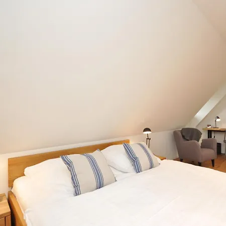 Doppelhaushaelfte Deicheck 度假居 Böhl