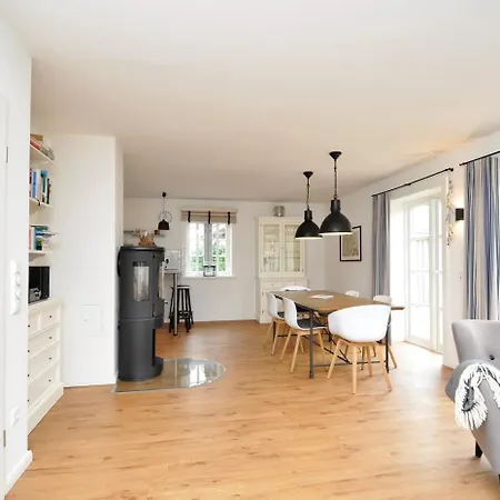 Doppelhaushaelfte Deicheck 度假居